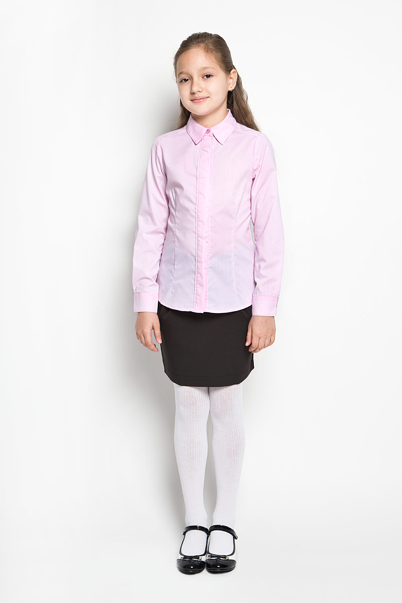 Блузка64209_OLG Блузка64209_OLGЭлегантная блузка для девочки Orby School идеально подойдет для школы. Изготовленная из полиэстера с добавлением хлопка, она необычайно мягкая, легкая и приятная на ощупь, не сковывает движения и позволяет коже дышать, не раздражает даже самую нежную и чувствительную кожу ребенка, обеспечивая наибольший комфорт. Блузка приталенного силуэта с отложным воротником и длинными рукавами застегивается на пуговицы скрытые под планкой. Рукава дополнены неширокими манжетами на пуговицах. Такая блузка - незаменимая вещь для школьной формы, отлично сочетается с юбками, брюками и сарафанами. Эта модель всегда выглядит великолепно!