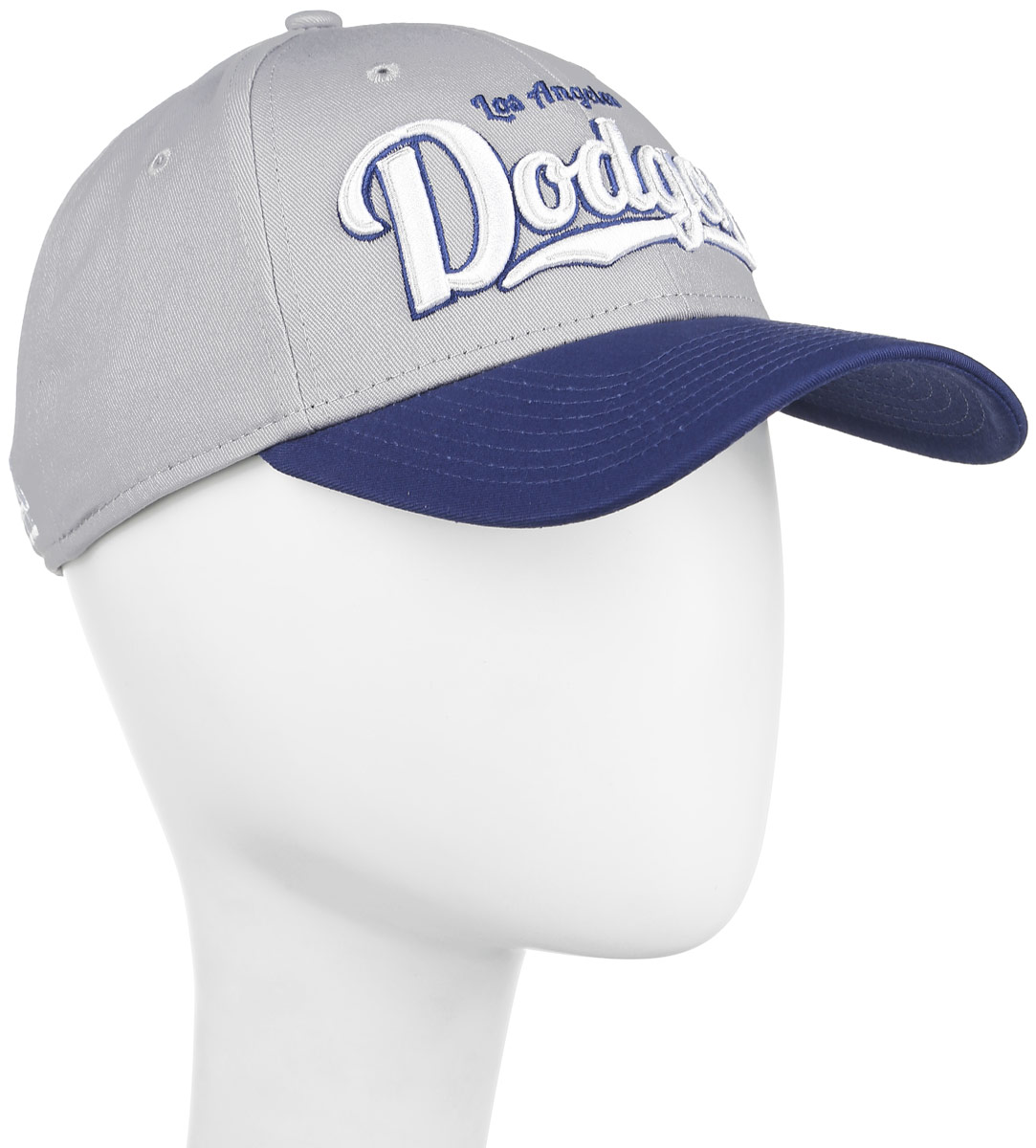 Бейсболка Los Angeles Dodgers. 10916736-TEAM10916736-TEAM Бейсболка Los Angeles Dodgers. 10916736-TEAM10916736-TEAMСтильная бейсболка New Era Los Angeles Dodgers выполненная из высококачественных материалов, идеально подойдет для прогулок, занятий спортом и отдыха. Изделие оформлено вышитым объемным логотипом знаменитой бейсбольной команды Los Angeles Dodgers и логотипом бренда New Era. Классическая кепка, объем которой регулируется пластиковым фиксатором, станет правильным выбором. Ничто не говорит о настоящем любителе путешествий больше, чем любимая кепка. Эта модель станет отличным аксессуаром и дополнит ваш повседневный образ.