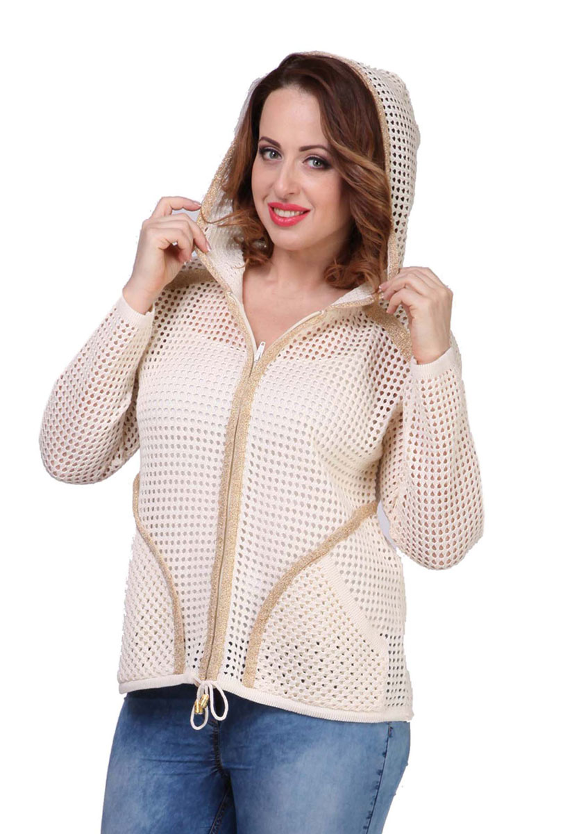 Кофта302-492-000-002_207 Кофта302-492-000-002_207Модная женская кофта Milana Style, изготовленная из хлопка с добавлением ПАН-волокна, мягкая и приятная на ощупь, не сковывает движений и обеспечивает комфорт. Изделие с капюшоном и длинными рукавами застегивается на застежку-молнию. Модель оформлена оригинальным вязаным узором. Нижняя часть модели дополнена шнурком. Спереди расположены два накладных кармана. Кофта оснащена подплечниками.