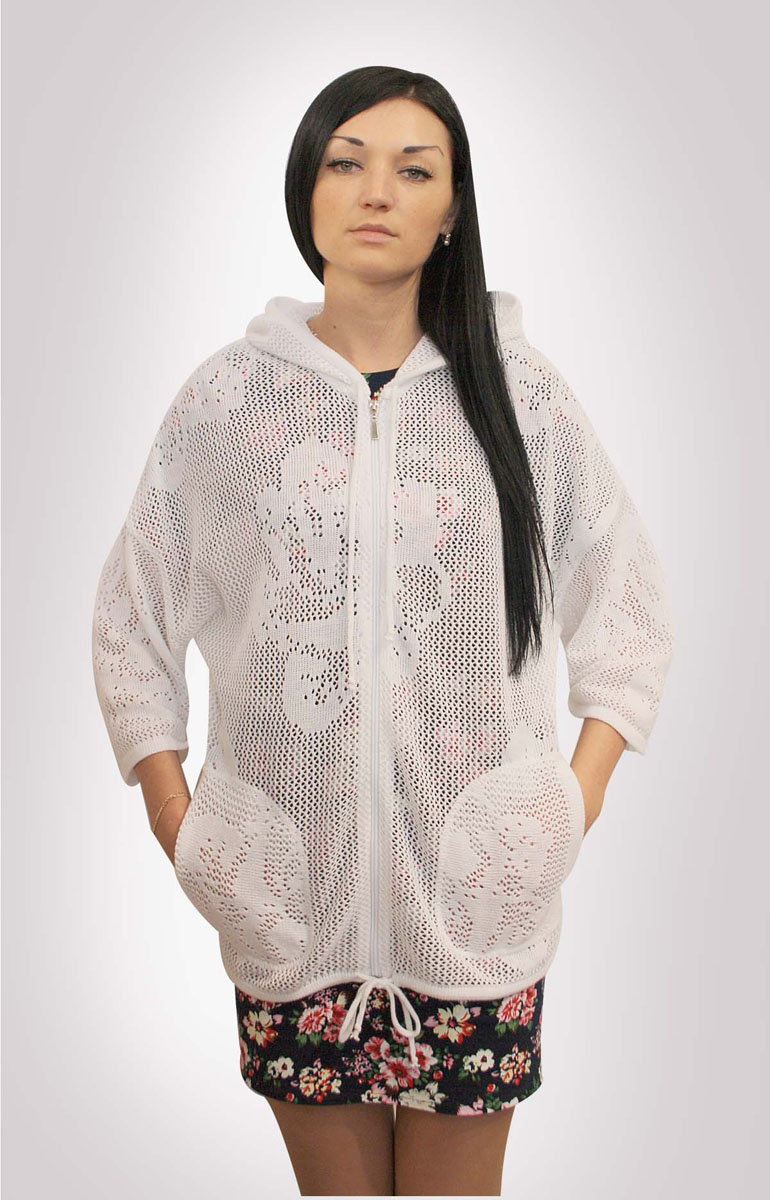 Кофта106-492-011518-001_1307 Кофта106-492-011518-001_1307Легкая женская кофта Milana Style, изготовленная из хлопка с добавлением ПАН-волокна, мягкая и приятная на ощупь, не сковывает движений и обеспечивает комфорт. Изделие свободного кроя с капюшоном и рукавами 3/4 застегивается на застежку-молнию. Модель оформлена оригинальным вязаным узором. Нижняя часть модели и капюшон дополнены шнурками. Спереди расположены два накладных кармана.