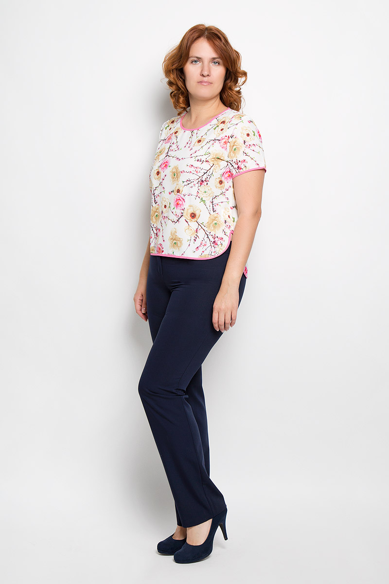Футболка15-05-15 Футболка15-05-15Женская футболка Milana Style, выполненная из хлопка с добавлением ПАНа, поможет создать отличный современный образ. Футболка с круглым вырезом горловины и короткими рукавами. В боковых швах обработаны разрезы, а спинка немного удлинена. Модель оформлена цветочным принтом. Такая футболка станет стильным дополнением к вашему гардеробу, она подарит вам комфорт в течение всего дня!