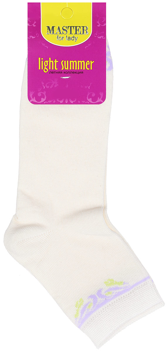 Носки женские 4 Seasons. 5501155011 Носки женские 4 Seasons. 5501155011Удобные носки Master Socks, изготовленные из высококачественного комбинированного материала, очень мягкие и приятные на ощупь, позволяют коже дышать. Эластичная резинка плотно облегает ногу, не сдавливая ее, обеспечивая комфорт и удобство. Носки с паголенком классической длины оформлены оригинальным принтом в нижней и верхней частях носка. Практичные и комфортные носки великолепно подойдут к любой вашей обуви.