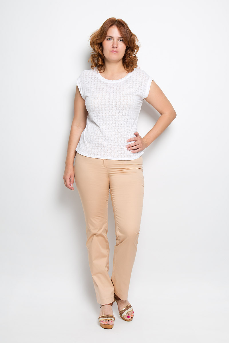 Брюки40316 Брюки40316Женские брюки Milana Style, выполненные из хлопка с добавлением полиамида, прекрасно дополнят ваш образ. Материал легкий, мягкий и приятный на ощупь, не сковывает движения, позволяет коже дышать. Брюки прямого кроя и стандартной посадки на поясе застегиваются на пуговицу и имеют ширинку на застежке-молнии. Такая модель брюк будет дарить вам комфорт в течение всего дня и станет отличным дополнением к вашему гардеробу.