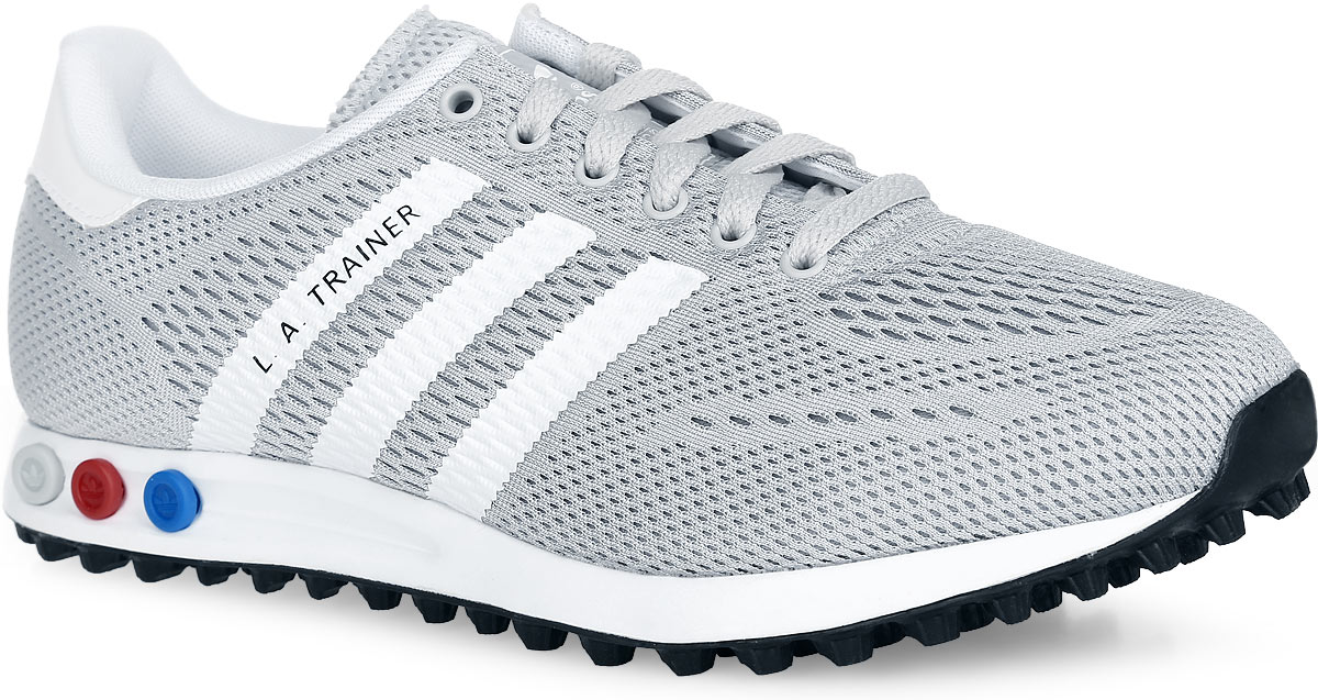 Кроссовки мужские La Trainer Em. S7903S79037 Кроссовки мужские La Trainer Em. S7903S79037Модные мужские кроссовки La Trainer Em от adidas Originals идеально подойдут занятия спортом. Верх, выполненный из сетчатого текстиля, дополнен по бокам полосками из термополиуретана, на заднике - нашивкой с логотипом бренда. Язычок оформлен бесшовной фирменной накладкой. Классическая шнуровка надежно фиксирует модель на ноге. Стелька из EVA с текстильной поверхностью комфортна при движении в течение всего дня. Легкая промежуточная подошва из материала EVA, оформленная разноцветными заклепками с логотипом бренда, обладает высокой износостойкостью и обеспечивает идеальную амортизацию. Резиновая подошва с протектором гарантирует идеальное сцепление с любыми поверхностями. В таких кроссовках вашим ногам будет комфортно и уютно.