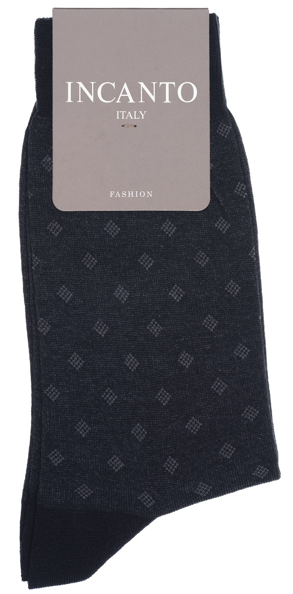 НоскиBU733032 НоскиBU733032Мужские носки Incanto Fashion изготовлены из хлопка с добавлением полиамида. Материал тактильно приятный, хорошо пропускает воздух. Носки дополнены комфортной эластичной резинкой. Усиленные пятка и мысок обеспечивают надежность и долговечность. Оформлено изделие изображением ромбов. Удобные и прочные носки станут отличным дополнением к вашему гардеробу!
