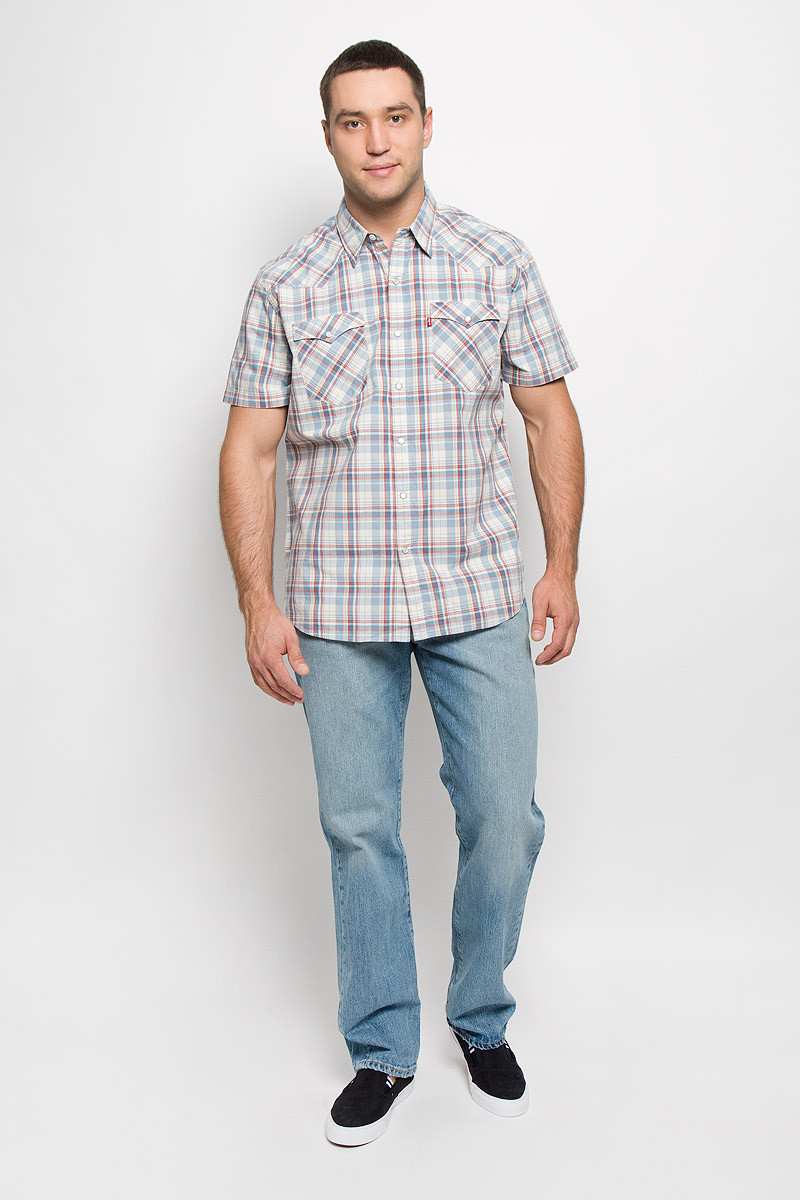 Рубашка6581700710 Рубашка6581700710Мужская рубашка Levis® в стиле Western прекрасно подойдет для повседневной носки. Изделие выполнено из натурального хлопка, легкое, тактильно приятное, не сковывает движения и хорошо пропускает воздух. Рубашка с отложным воротником и короткими рукавами застегивается спереди на кнопки и одну пуговицу. Модель отличается оригинальными ковбойскими элементами дизайна на передней и задней кокетках, оснащена нагрудными карманами с клапанами на кнопках. Изделие оформлено принтом в клетку. Такая рубашка будет дарить вам комфорт в течение всего дня и станет стильным дополнением к вашему гардеробу.