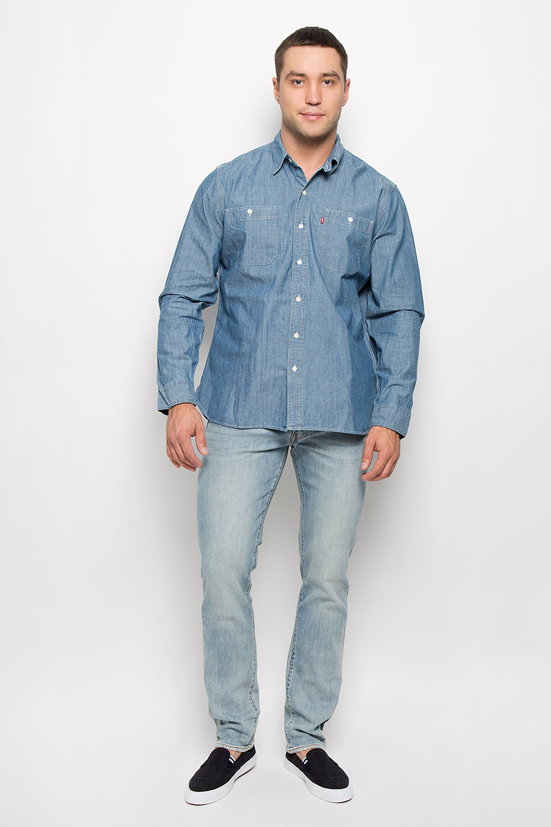 Рубашка6582201230 Рубашка6582201230Стильная мужская рубашка Levis®, выполненная из натурального хлопка, подчеркнет ваш уникальный стиль и поможет создать оригинальный образ. Такой материал великолепно пропускает воздух, обеспечивая необходимую вентиляцию, а также обладает высокой гигроскопичностью. Рубашка с длинными рукавами и отложным воротником застегивается на пуговицы спереди. Рукава модели дополнены манжетами на пуговицах. Спереди модель оформлена двумя накладными карманами на пуговицах. Классическая рубашка - превосходный вариант для базового мужского гардероба и отличное решение на каждый день. Такая рубашка будет дарить вам комфорт в течение всего дня и послужит замечательным дополнением к вашему гардеробу.