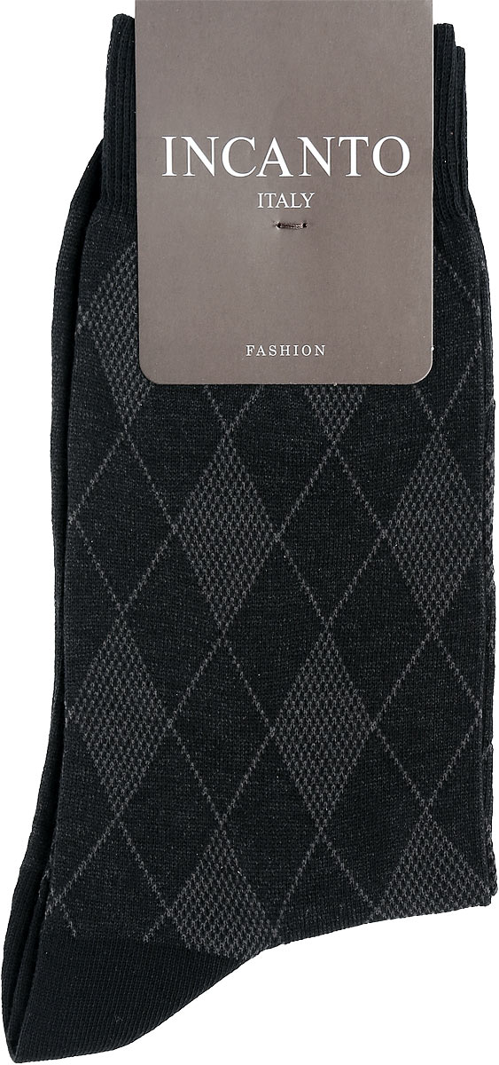 НоскиBU733034 НоскиBU733034Мужские носки Incanto Fashion изготовлены из хлопка с добавлением полиамида. Материал тактильно приятный, хорошо пропускает воздух. Носки дополнены комфортной эластичной резинкой. Усиленные пятка и мысок обеспечивают надежность и долговечность. Оформлено изделие геометрическим принтом. Удобные и прочные носки станут отличным дополнением к вашему гардеробу!