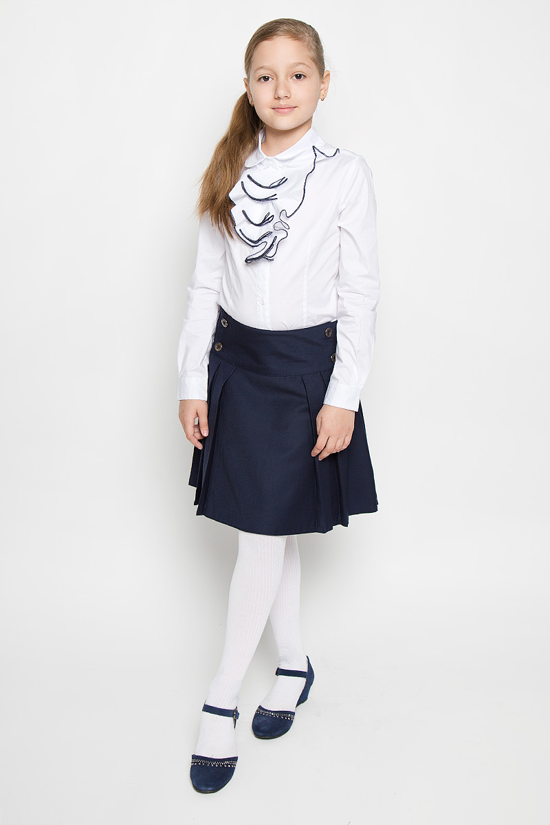 БлузкаAW15GS271A-1/AW15GS271B-1 БлузкаAW15GS271A-1/AW15GS271B-1Блузка для девочки Nota Bene, выполненная из эластичного хлопка, станет отличным дополнением к школьному гардеробу. Изделие не сковывает движения и хорошо пропускает воздух, обеспечивая наибольший комфорт. Блузка с отложным воротником и длинными рукавами застегивается на пуговицы по всей длине. Спереди модель украшена жабо с контрастной окантовкой. На рукавах предусмотрены манжеты с застежками- пуговицами. Блузка отлично сочетается с юбками и брюками. В ней вашей принцессе всегда будет уютно и комфортно!