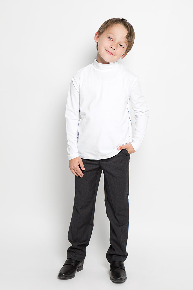 ВодолазкаAW15BS313A-1/AW15BS313B-1 ВодолазкаAW15BS313A-1/AW15BS313B-1Практичная водолазка для мальчика Nota Bene идеально подойдет вашему ребенку, как для школы, так и для повседневной носки. Изготовленная из хлопка с добавлением эластана, она мягкая и приятная на ощупь, не сковывает движения и позволяет коже дышать, не раздражает даже самую нежную и чувствительную кожу ребенка, обеспечивая ему наибольший комфорт. Классическая однотонная модель с длинными рукавами дополнена воротником-стойкой и оформлена контрастной отстрочкой. В такой водолазке вашему юному мужчине будет удобно и комфортно.