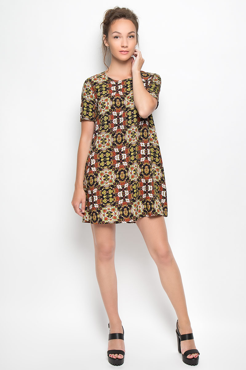 ПлатьеKA3076_Blk Mustard Blue Folk ПлатьеKA3076_Blk Mustard Blue FolkРомантичное платье Glamorous, выполненное из высококачественной вискозы, преподносит все достоинства женской фигуры в наиболее выгодном свете. Модель свободного кроя с круглым вырезом горловины и короткими рукавами оформлена ярким принтом. Это стильное платье станет отличным дополнением к вашему гардеробу!