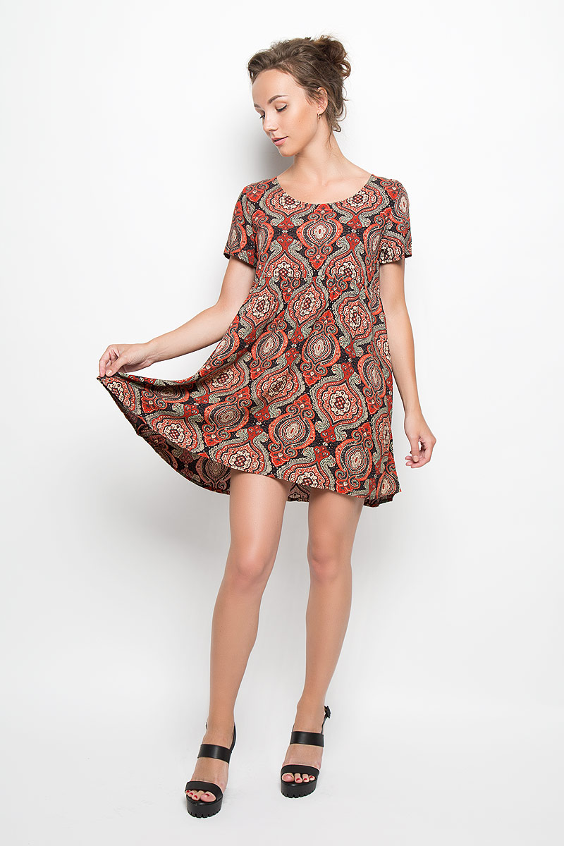 ПлатьеJL4823 BLK/RUST FOLK PRINT ПлатьеJL4823 BLK/RUST FOLK PRINTРомантичное платье Glamorous, выполненное из высококачественной вискозы, преподносит все достоинства женской фигуры в наиболее выгодном свете. Модель свободного кроя с круглым вырезом горловины и короткими рукавами оформлена ярким цветочным принтом. Это стильное платье станет отличным дополнением к вашему гардеробу!