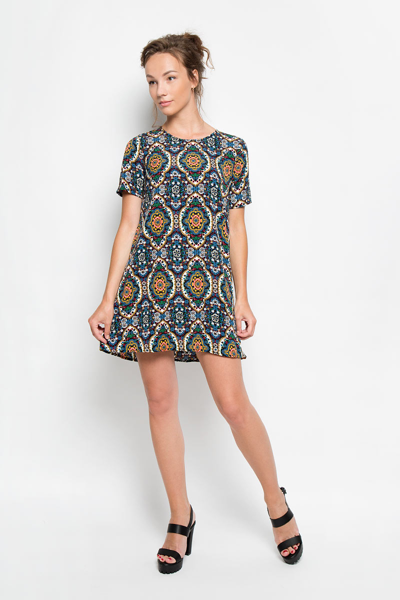 Платье. KA3076KA3076_Blk Mustard Blue Folk Платье. KA3076KA3076_Blk Mustard Blue FolkРомантичное платье Glamorous, выполненное из высококачественной вискозы, преподносит все достоинства женской фигуры в наиболее выгодном свете. Модель свободного кроя с круглым вырезом горловины и короткими рукавами оформлена ярким принтом. Это стильное платье станет отличным дополнением к вашему гардеробу!
