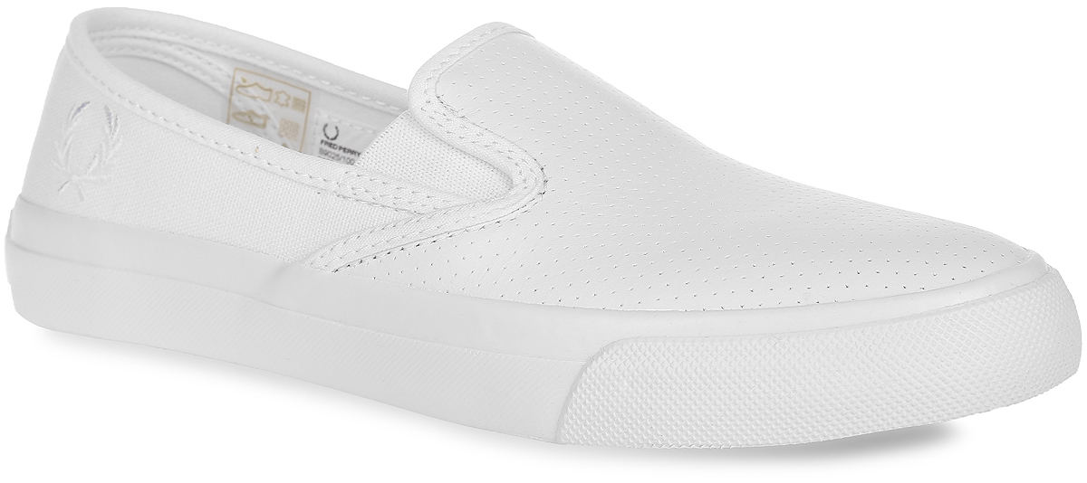 СлипоныB9025-100 СлипоныB9025-100Модные слипоны Turner Slip Perf Leather от Fred Perry заинтересуют вас своим дизайном с первого взгляда! Модель, изготовленная из натуральной кожи и текстиля, сбоку оформлена вышивкой в виде логотипа бренда, спереди - несквозной перфорацией. Эластичные вставки по бокам обеспечивают идеальную посадку модели на ноге. Стелька из материала EVA с текстильной поверхностью обеспечивает максимальный комфорт при движении. Рифление на подошве гарантирует идеальное сцепление с поверхностью. Стильные слипоны займут достойное место в вашем гардеробе.