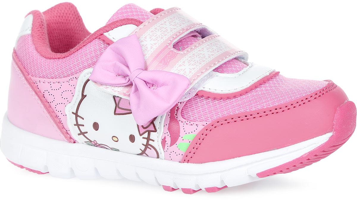 Кроссовки для девочки Hello Kitty. 58985898A Кроссовки для девочки Hello Kitty. 58985898AПрелестные кроссовки Hello Kitty от Kakadu очаруют вашу малышку с первого взгляда! Модель выполнена из синтетической кожи со вставками из сетчатого текстиля. Ремешок украшен оригинальным орнаментом и бантиком. Боковая сторона оформлена аппликацией в виде милой кошечки и принтом с изображением сердечек. Ремешок с застежкой-липучкой и резинка на подъеме гарантируют оптимальную посадку кроссовок на ножке вашей дочурки. Подкладка выполнена из гипоаллергенного натурального хлопка - материала, который позволяет коже дышать и хорошо впитывает влагу. Амортизирующая стелька с антибактериальной пропиткой обладает высокой воздухопроницаемостью, прекрасно впитывает лишнюю влагу, нейтрализует неприятный запах и придает дополнительный комфорт при ходьбе. Подошва с протектором обеспечивает идеальное сцепление с любой поверхностью. Эффектные кроссовки приведут в восторг вашу маленькую модницу!