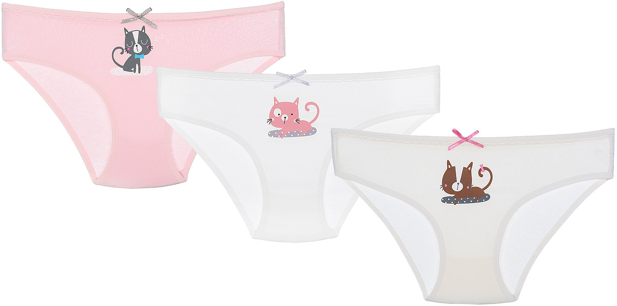Трусы для девочки, 3 шт. N5025-22N5025-22 Трусы для девочки, 3 шт. N5025-22N5025-22Трусы для девочки Baykar, изготовленные из хлопка с добавлением эластана, необычайно мягкие и приятные на ощупь, не раздражают нежную кожу ребенка и хорошо вентилируются. Эластичные швы приятны телу ребенка и не препятствуют движениям. Трусы-слипы имеют на талии эластичную бейку, не сдавливающую животик ребенка. Проймы для ног также дополнены эластичными бейками. По талии изделие дополнено тонкой кружевной тесьмой и атласным бантиком. Комплект содержит трое трусов-слипов разных цветов. Каждая модель оформлена рисунком в виде забавных кошечек. Такие трусики идеально подойдут вашей принцессе и подарят ей комфорт!