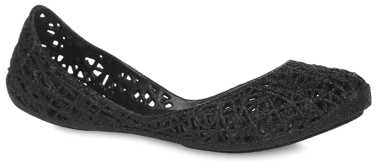 Балетки для девочки Mel Campana Zig Zag Inf. 3173731737-1003 Балетки для девочки Mel Campana Zig Zag Inf. 3173731737-1003Прелестные балетки Mel Campana Zig Zag Inf от Melissa придутся по душе вашей девочке. Модель, выполненная из поливинилхлорида, оформлена декоративной перфорацией и блестками. Подошва с рифлением гарантирует идеальное сцепление с любой поверхностью. Особенность данной модели в том, что она обладает приятным ароматом. Такие балетки станут прекрасным завершением летнего образа вашей девочки.