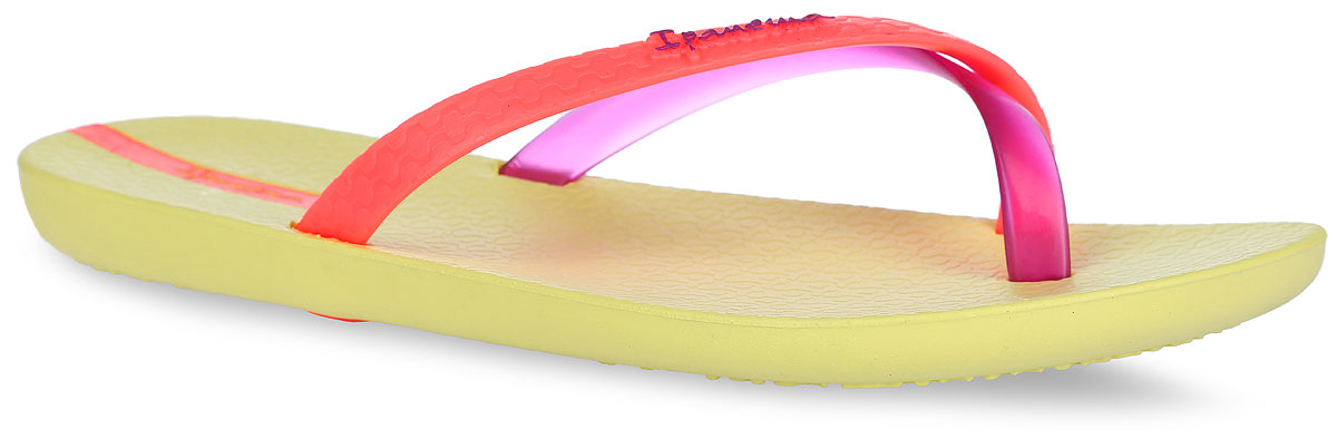 Сланцы81137-21529 Сланцы81137-21529Стильные женские сланцы Mix Color от Ipanema очаруют вас с первого взгляда. Модель полностью выполнена из поливинилхлорида и оформлена на ремешке названием бренда. Пересекающиеся ремешки гарантируют надежную фиксацию модели на ноге. Рифление на верхней поверхности подошвы предотвращает выскальзывание ноги. Рельефное основание подошвы обеспечивает уверенное сцепление с любой поверхностью. Удобные сланцы прекрасно подойдут для похода в бассейн или на пляж.