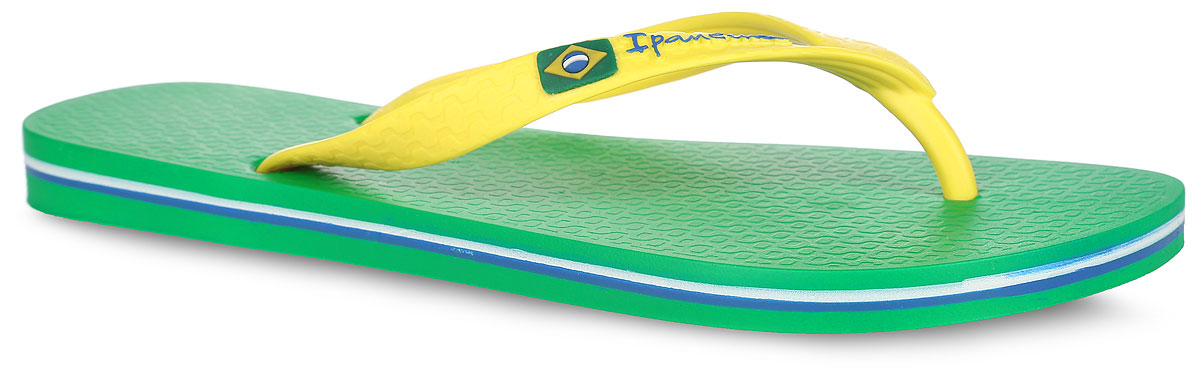 Сланцы80415-22277 Сланцы80415-22277Комфортные мужские сланцы Classica Brasil II AD от Ipanema очаруют вас с первого взгляда. Модель полностью выполнена из поливинилхлорида. Сланцы снабжены ремешками с перемычкой, которые гарантируют надежную фиксацию на ноге. Ремешок оформлен изображением флага Бразилии и названием бренда, подошва - контрастными полосками. Верхняя рифленая поверхность подошвы предотвращает выскальзывание ноги. Рельефное основание подошвы обеспечивает уверенное сцепление с любой поверхностью. Удобные сланцы прекрасно подойдут для похода в бассейн или на пляж.
