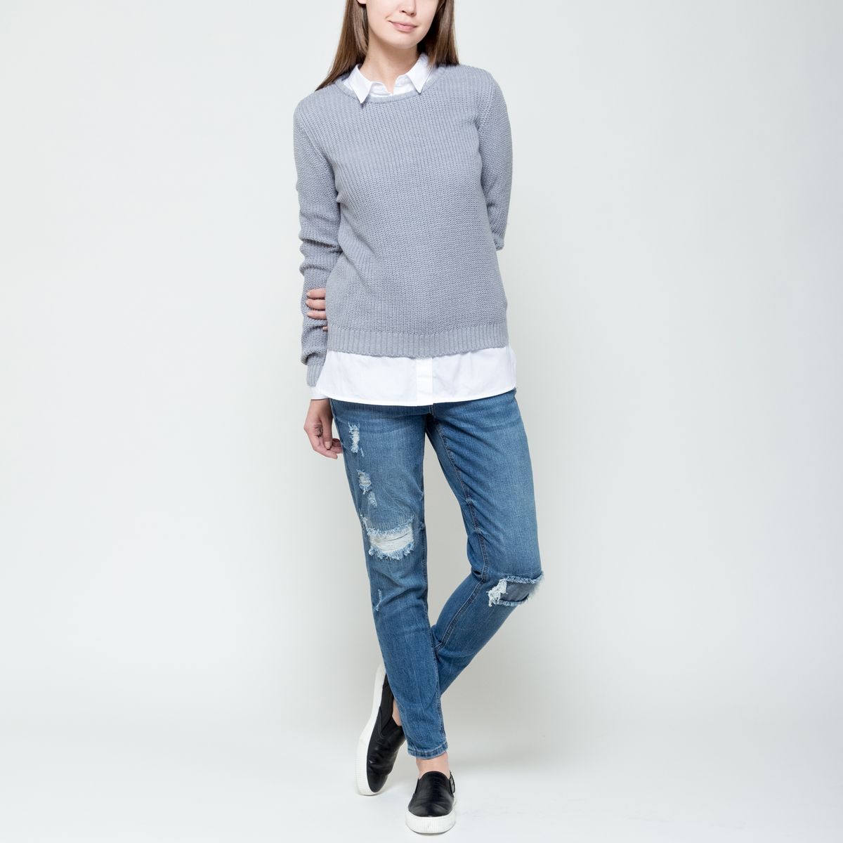 ДжемперJR-314/1053-6332 ДжемперJR-314/1053-6332Женский джемпер Sela Casual изготовлен из хлопка и акрила. Модель с круглым вырезом горловины и длинными рукавами оформлена оригинальной вязкой. Горловина, манжеты рукавов и низ джемпера связаны резинкой.