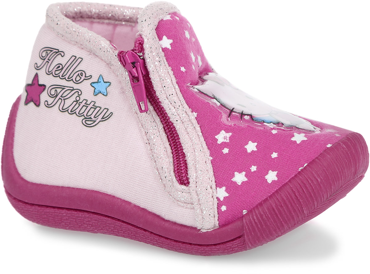 Тапки для девочки Hello Kitty. HK002819HK002819 Тапки для девочки Hello Kitty. HK002819HK002819Прелестные тапки Hello Kitty от Mursu приведут в восторг вашу маленькую модницу! Модель, выполненная из текстиля, оформлена окантовкой с блестящими вкраплениями, сбоку - принтовой надписью Hello Kitty, на мысе - звездочками и аппликацией из ПВХ с изображением героини мультфильма. Застежка-молния с одной из боковых сторон гарантирует надежную фиксацию модели на ноге. Подкладка из хлопка и стелька из материала ЭВА с поверхностью из хлопка обеспечат ножкам ребенка комфорт. Рифление на подошве гарантирует идеальное сцепление с любой поверхностью. Подошва с наплывом на пяточную часть защитит ножку от ударов. Такие тапки идеально подойдут в качестве сменной обуви, как для дома, так и для детского сада.