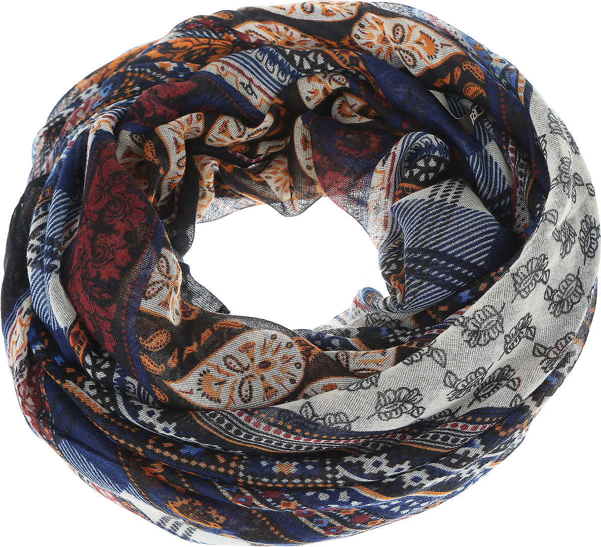 ШарфB313_Deep Forest Printed ШарфB313_Deep Forest PrintedМодный женский шарф Baon подарит вам уют и станет стильным аксессуаром, который призван подчеркнуть вашу индивидуальность и женственность. Легкий шарф выполнен из вискозы с добавлением шелка, он невероятно мягкий и приятный на ощупь. Шарф оформлен этническим орнаментом. Этот модный аксессуар гармонично дополнит образ современной женщины, следящей за своим имиджем и стремящейся всегда оставаться стильной и элегантной. Такой шарф украсит любой наряд и согреет вас в непогоду, с ним вы всегда будете выглядеть изысканно и оригинально.