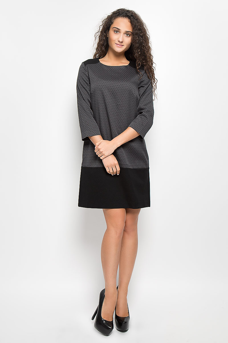 ПлатьеB450_Black-Asphalt Jacquard ПлатьеB450_Black-Asphalt JacquardСтильное платье Baon поможет создать отличный современный образ. Модель изготовлена из вискозы и полиэстера с добавлением полиамида и эластана. Платье-миди свободного кроя с круглым вырезом горловины и рукавами 3/4 оформлено принтом в виде ромбов. Застегивается модель на застежку-молнию, которая расположена на спинке. Такое платье станет стильным дополнением к вашему гардеробу, оно подарит вам комфорт в течение всего дня!