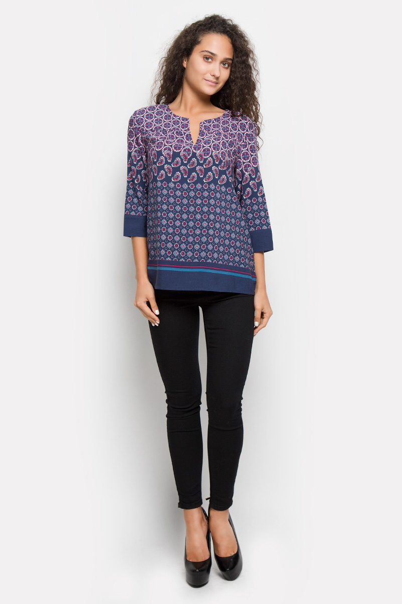 БлузкаB176506_Dark Navy Printed БлузкаB176506_Dark Navy PrintedСтильная женская блуза Baon, выполненная из 100% вискозы, подчеркнет ваш уникальный стиль и поможет создать оригинальный женственный образ. Блузка с рукавами 3/4 и V-образным вырезом горловины оформлена оригинальным этническим принтом. Модель собрана мелкими складками под кокеткой спереди, рукава дополнены небольшими разрезами.Такая блузка идеально подойдет для жарких летних дней. Эта блузка будет дарить вам комфорт в течение всего дня и послужит замечательным дополнением к вашему гардеробу.