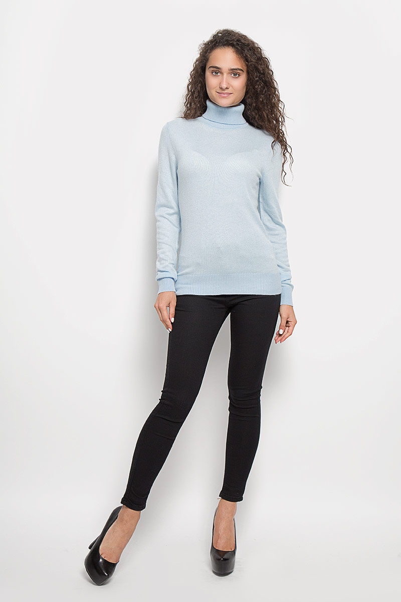 ВодолазкаB136704_Dark Navy ВодолазкаB136704_Dark NavyОригинальная женская водолазка Baon, изготовленная из высококачественной пряжи, мягкая и приятная на ощупь, не сковывает движений и обеспечивает наибольший комфорт. Модель с воротником-гольф и длинными рукавами великолепно подойдет для создания образа в стиле Casual. Однотонная водолазка отлично сочетается с любыми нарядами. Низ изделия, манжеты и воротник связаны резинкой. Эта водолазка послужит отличным дополнением к вашему гардеробу. В ней вы всегда будете чувствовать себя уютно и комфортно в прохладную погоду.
