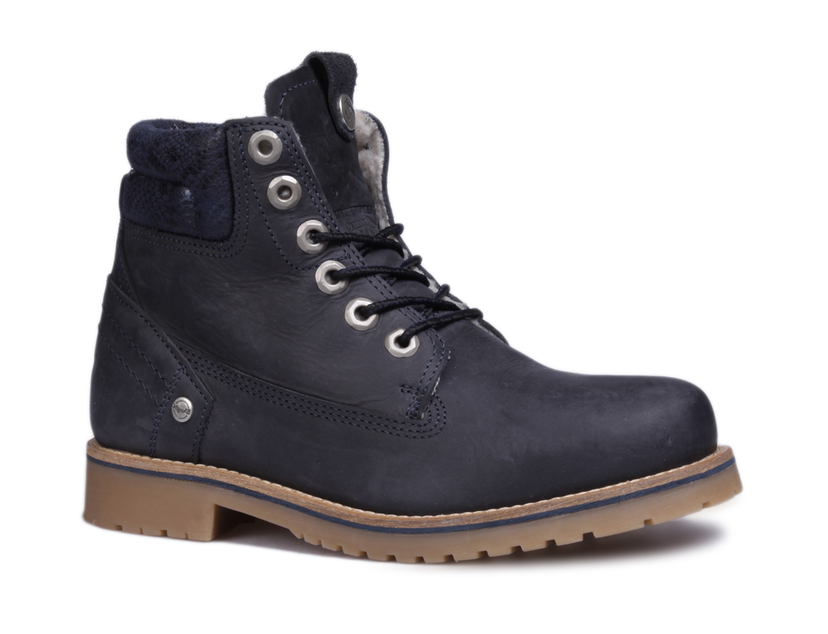 БотинкиWL162701M-30 БотинкиWL162701M-30Стильные женские ботинки Creek Rio от Wrangler выполнены из натуральной кожи. Подкладка и стелька из искусственного меха не дадут ногам замерзнуть. Шнуровка надежно зафиксирует модель на ноге. Подошва дополнена рифлением.