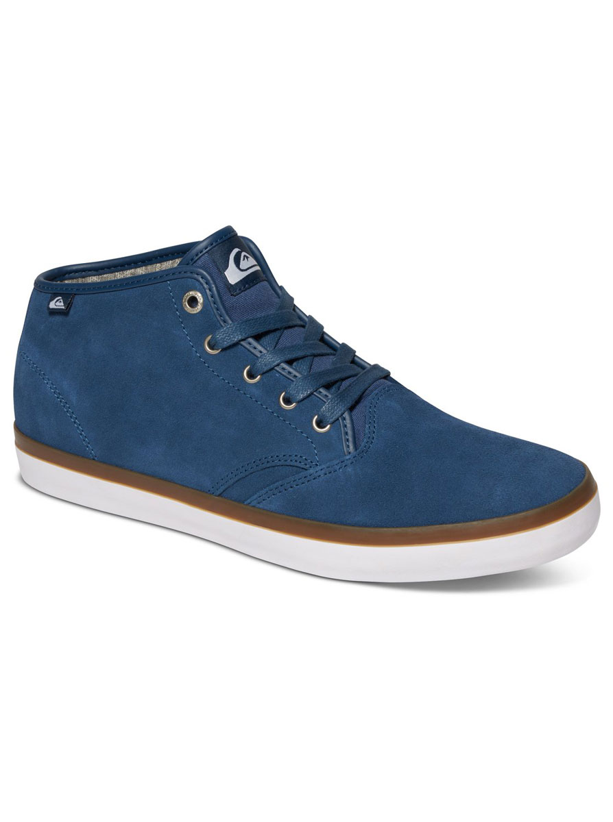 КедыAQYS300030-XBBW КедыAQYS300030-XBBWМужские кеды средней высоты Shorebreak Suede Mid от Quiksilver выполнены из натуральной замши. Верхние люверсы выполнены в стиле бордшортов Quiksilver. Хлопчатобумажные шнурки с синтетическим покрытием надежно зафиксируют модель на ноге. Многослойная стелька с функцией поддержки подъема стопы обеспечивает комфорт при движении. Фирменная подошва с рисунком протектора в елочку и логотипом бренда обеспечивает надежное сцепление с любой поверхностью.