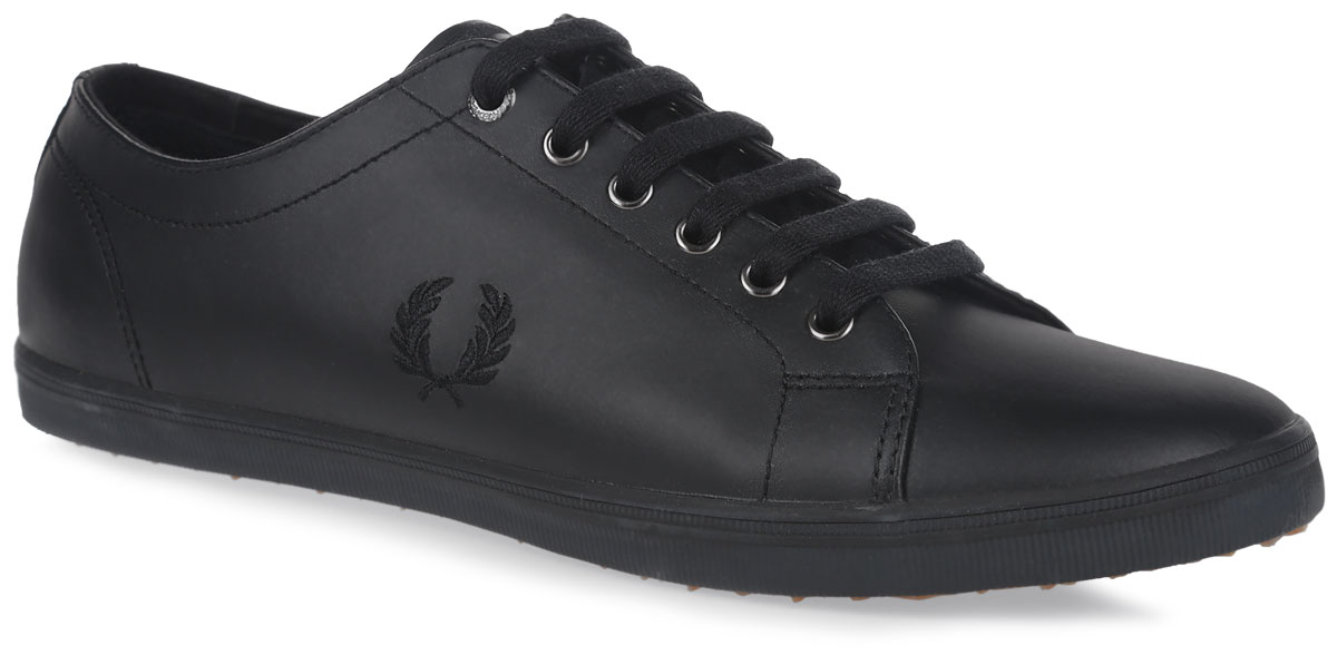 КедыB6237U-183 КедыB6237U-183Стильные кеды Kingston Leather от Fred Perry покорят вас с первого взгляда! Модель выполнена из натуральной кожи. Одна из боковых сторон модели оформлена вышивкой в виде логотипа бренда, язычок - вышитыми полосками. Шнуровка обеспечивает надежную фиксацию обуви на ноге. Стелька и подкладка из текстиля гарантируют комфорт при движении. Прочная резиновая подошва с рельефным рисунком обеспечивает сцепление с любой поверхностью. Такие кеды займут достойное место в вашем гардеробе.