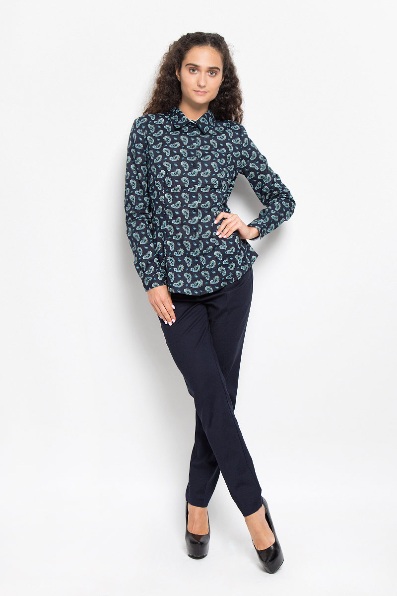 РубашкаB176527_DARK NAVY PRINTED РубашкаB176527_DARK NAVY PRINTEDОчаровательная женская рубашка Baon, выполненная из натурального хлопка, подчеркнет ваш уникальный стиль и поможет создать оригинальный женственный образ. Модная рубашка с отложным воротником и длинными рукавами застегивается на семь пластиковых пуговиц. Модель оформлена оригинальным принтом. На манжетах предусмотрены застежки-пуговицы. Такая рубашка будет дарить вам комфорт в течение всего дня и послужит замечательным дополнением к вашему гардеробу.