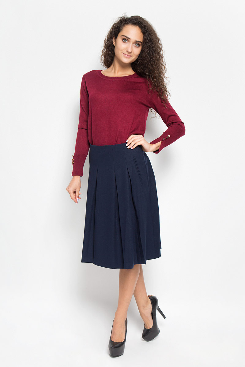 ЮбкаB476509_DARK NAVY ЮбкаB476509_DARK NAVYМодная юбка Baon, выполненная из полиэстера и вискозы с добавлением эластана, обеспечит вам комфорт и удобство при носке. Материал изделия приятный на ощупь. Юбка в складку застегивается сзади на скрытую застежку-молнию. Спереди расположены два прорезных кармана. Модная юбка выгодно освежит и разнообразит ваш гардероб. Создайте женственный образ и подчеркните свою яркую индивидуальность!