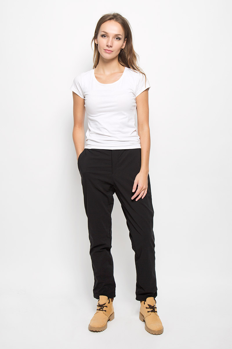 БрюкиPpf-125/100-6312 БрюкиPpf-125/100-6312Стильные брюки Sela Casual выполнены из высококачественного комбинированного материала, который пропускает воздух, позволяя коже дышать. Модель дополнена флисовой подкладкой. Брюки средней посадки обеспечит вам удобство и комфорт. Изделие по поясу застегиваются на металлическую кнопку и имеет ширинку на застежке-молнии. Пояс дополнен шнурком-кулиской и эластичной вставкой по спинке. Спереди модель дополнена двумя прорезными карманами на застежках-молниях, а сзади прорезным карманом на молнии. Эти комфортные брюки послужат отличным дополнением к вашему гардеробу.