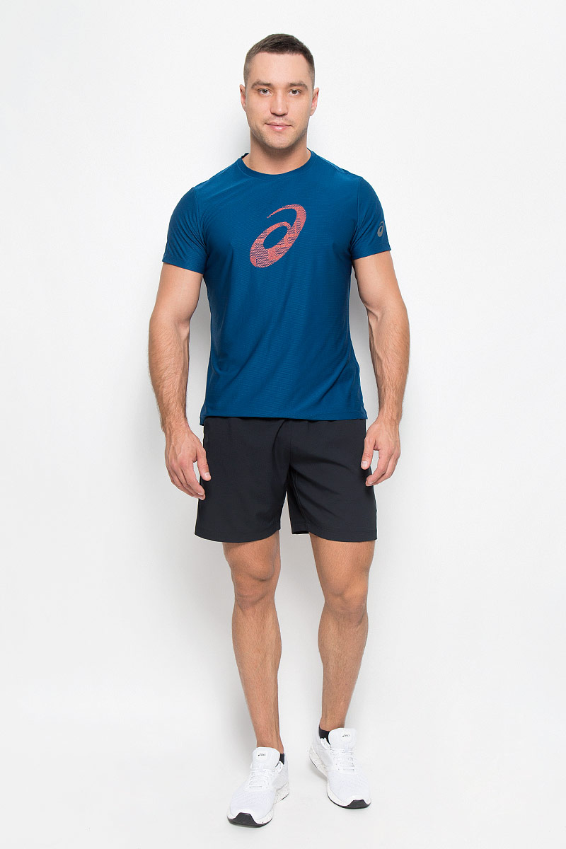 Шорты130238-8052 Шорты130238-8052Мужские шорты для тенниса Asics Club Woven Short 7in - это незаменимый атрибут в гардеробе любого спортсмена. Стильные удобные шорты выполнены из высококачественного полиэстера, благодаря чему превосходно сидят, не стесняют движений и великолепно отводят влагу, оставляя тело сухим даже во время интенсивных тренировок. Сетчатая вставка сзади позволяет шортам обеспечивать необходимую циркуляцию воздуха. Модель дополнена широкой эластичной резинкой на талии. Объем пояса регулируется при помощи шнурка-кулиски. Шорты имеют два втачных кармана спереди. Устремляясь за очередным укороченным ударом и высоким мячом, используйте всю силу ног, а легкие шорты помогут вам в этом: они подарят комфорт и полную свободу движений. Эти модные шорты послужат отличным дополнением к вашему спортивному гардеробу. В них вы всегда будете чувствовать себя уверенно и комфортно.