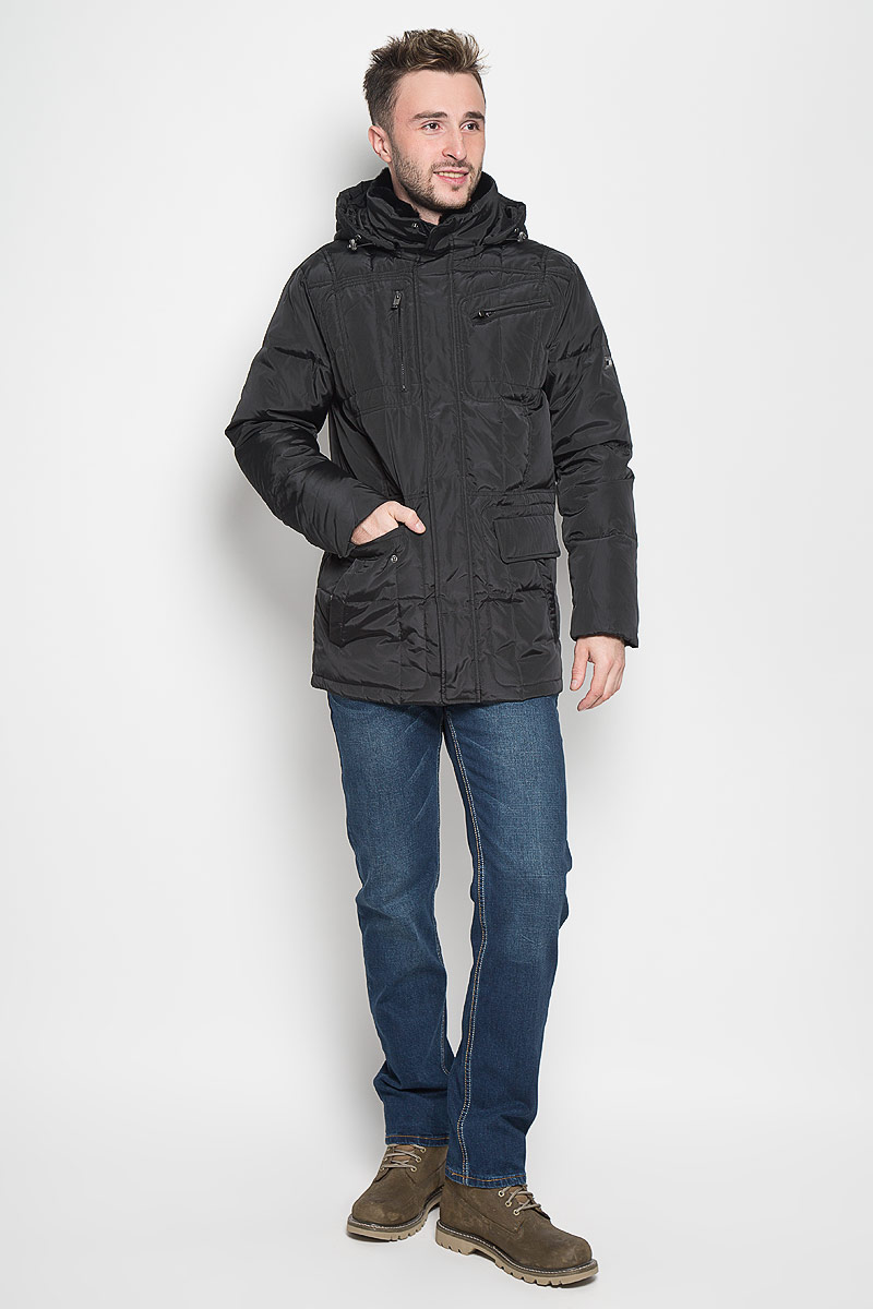 КурткаCd-226/332-6414 КурткаCd-226/332-6414Стильная мужская куртка Sela Casual Wear превосходно подойдет для прохладных дней. Куртка выполнена из полиэстера, она отлично защищает от дождя, снега и ветра, а наполнитель из пуха и пера превосходно сохраняет тепло. Модель с длинными рукавами и воротником-стойкой застегивается на застежку-молнию и имеет ветрозащитный клапан на кнопках. Куртка дополнена съёмным капюшоном на застежке-молнии, объем которого регулируется при помощи шнурка-кулиски со стопперами. Изделие дополнено двумя втачными карманами на кнопках, двумя втачными карманами на клапанах с кнопками и двумя втачными карманами на молниях спереди, а также внутренним втачным карманом на молнии. Рукава дополнены внутренними трикотажными манжетами. Объем талии регулируется при помощи внутреннего шнурка-кулиски. Эта модная и в то же время комфортная куртка согреет вас в холодное время года и отлично подойдет как для прогулок, так и для активного отдыха.