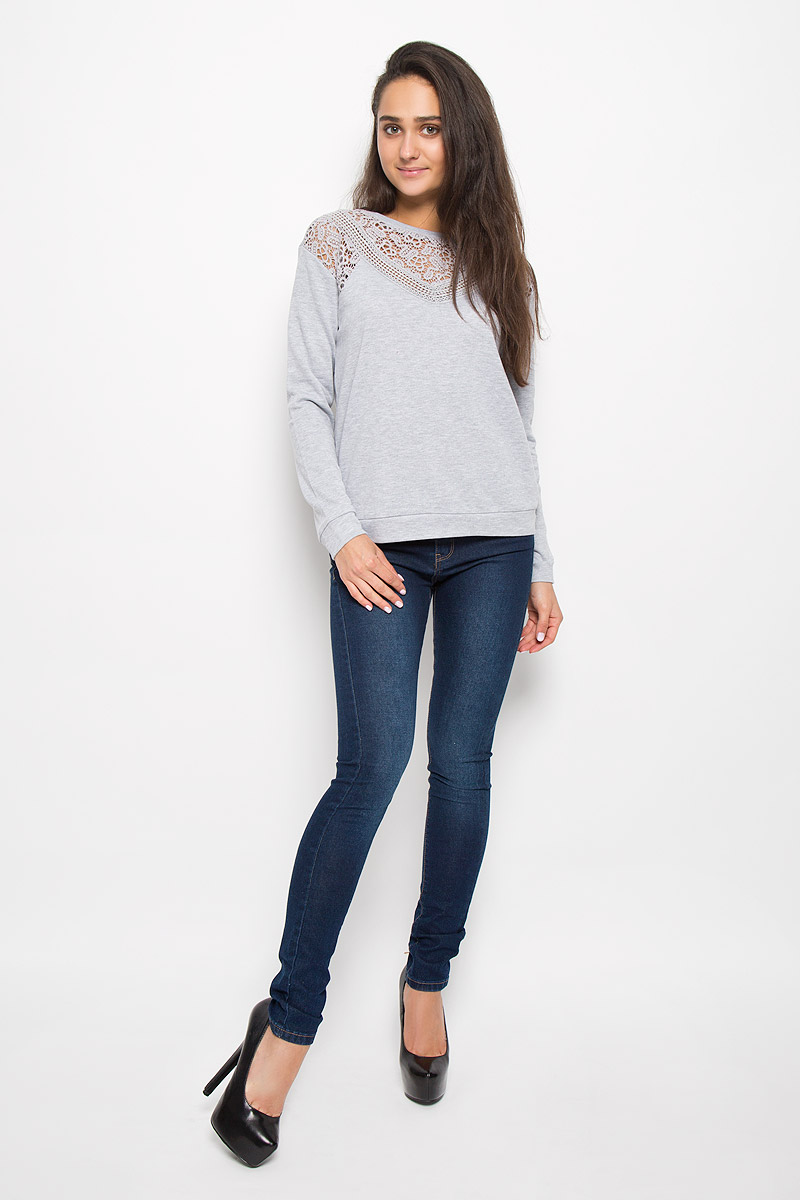 СвитшотSt-313/1062-6313 СвитшотSt-313/1062-6313Стильный женский свитшот Sela Casual, изготовленный из высококачественного полиэстера и хлопка, мягкий и приятный на ощупь, не сковывает движений и обеспечивает наибольший комфорт. Модель с круглым вырезом горловины и длинными рукавами дополнена спереди кружевной вставкой. Этот свитшот - настоящее воплощение комфорта, он послужит отличным дополнением к вашему гардеробу. В нем вы будете чувствовать себя уютно и комфортно.