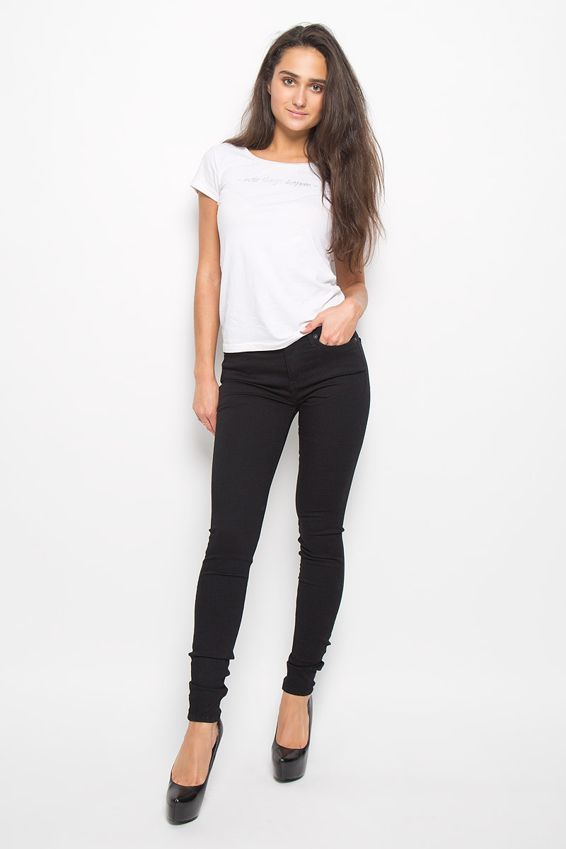Джинсы16049133_Black Denim Джинсы16049133_Black DenimСтильные женские джинсы Selected Femme подчеркнут ваш уникальный стиль и помогут создать оригинальный женственный образ. Модель выполнена из высококачественного эластичного хлопка с добавлением вискозы и полиэстера. Материал мягкий и приятный на ощупь, не сковывает движения и позволяет коже дышать. Джинсы-скинни с завышенной посадкой застегиваются на пуговицу в поясе и ширинку на застежке-молнии. На поясе предусмотрены шлевки для ремня. Джинсы имеют классический пятикарманный крой: спереди модель оформлена двумя втачными карманами и одним маленьким накладным кармашком, а сзади - двумя накладными карманами. Эти модные и в тоже время комфортные джинсы послужат отличным дополнением к вашему гардеробу.