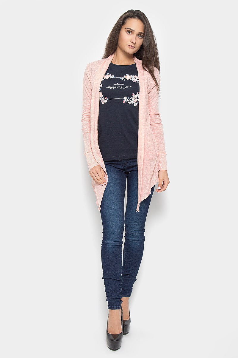 Кардиган1035783.00.71_4732 Кардиган1035783.00.71_4732Женский кардиган Tom Tailor Denim выполнен из хлопка с добавлением вискозы, благодаря чему великолепно сохраняет тепло, позволяет коже дышать и обладает высокой гигроскопичностью. Удлиненная модель с длинными рукавами и воротником-шалькой не имеет застежек и красиво драпируется. Изделие дополнено двумя втачными карманами. Тонкий вязаный кардиган - идеальный вариант для создания неотразимого образа. Такая модель будет дарить вам комфорт в течение всего дня и послужит замечательным дополнением к вашему гардеробу.