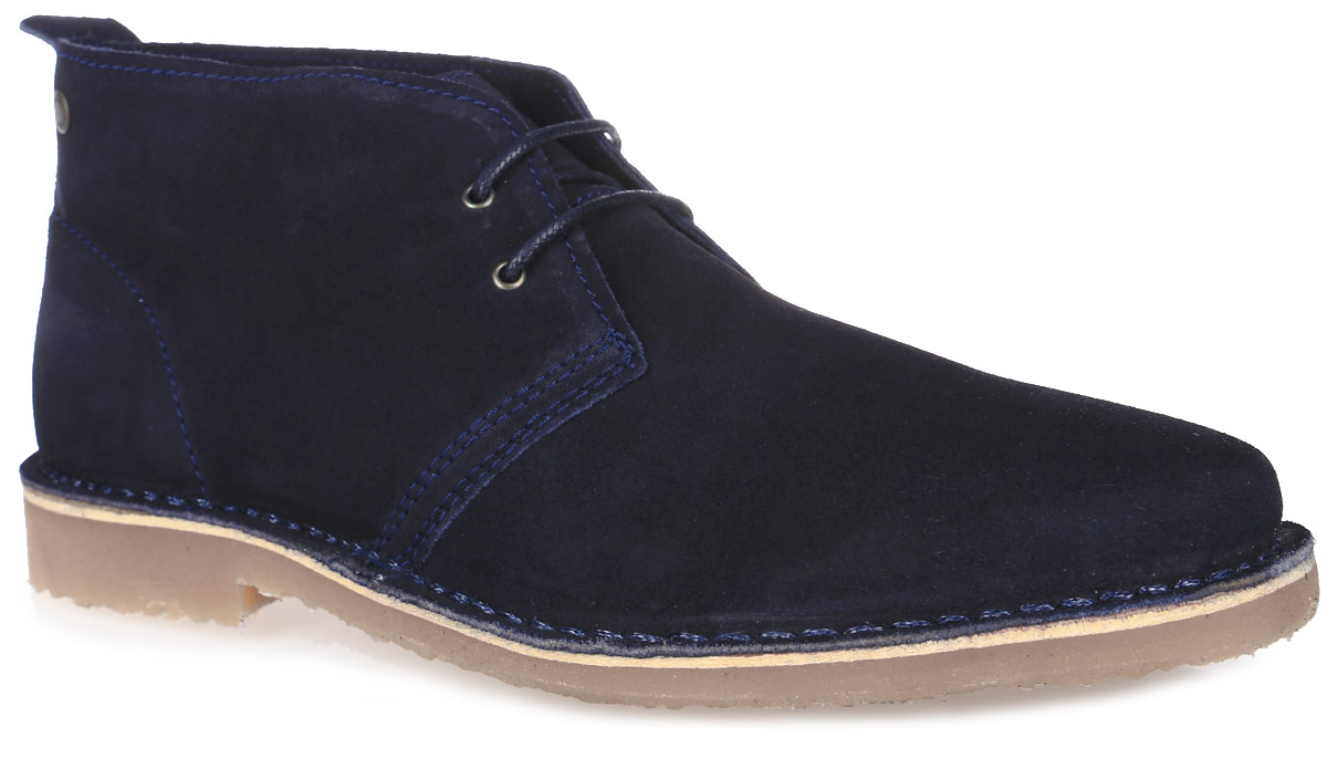 Ботинки12110710_Navy Blazer Ботинки12110710_Navy BlazerБотинки от Jack & Jones выполнены из натуральной замши. Классическая шнуровка надежно зафиксирует изделие на ноге. Внутренняя сторона, изготовленная из натуральной замши, и стелька, выполненная из текстиля, обеспечат комфорт и уют ногам. Язычок декорирован тиснением в виде логотипа бренда. Подошва изготовлена из прочного материала, обеспечивающего длительную носку и хорошее сцепление с любой поверхностью. Стильные ботинки - незаменимый элемент в гардеробе каждого мужчины.