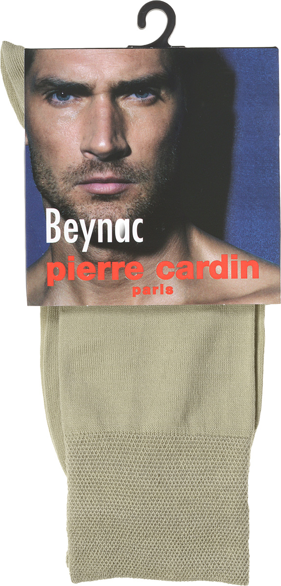 НоскиCr Beynac НоскиCr BeynacКлассические мужские носки Pierre Cardin изготовлены из высококачественного хлопка с добавлением эластана, что обеспечивает комфортную посадку. Модель выполнена в элегантном однотонном дизайне, паголенок декорирован изображением логотипа бренда. Благодаря использованию тончайших волокон мерсеризированного хлопка, кожа в таких носках дышит. Двойная, широкая, эластичная резинка идеально облегает ногу и не пережимает сосуды.