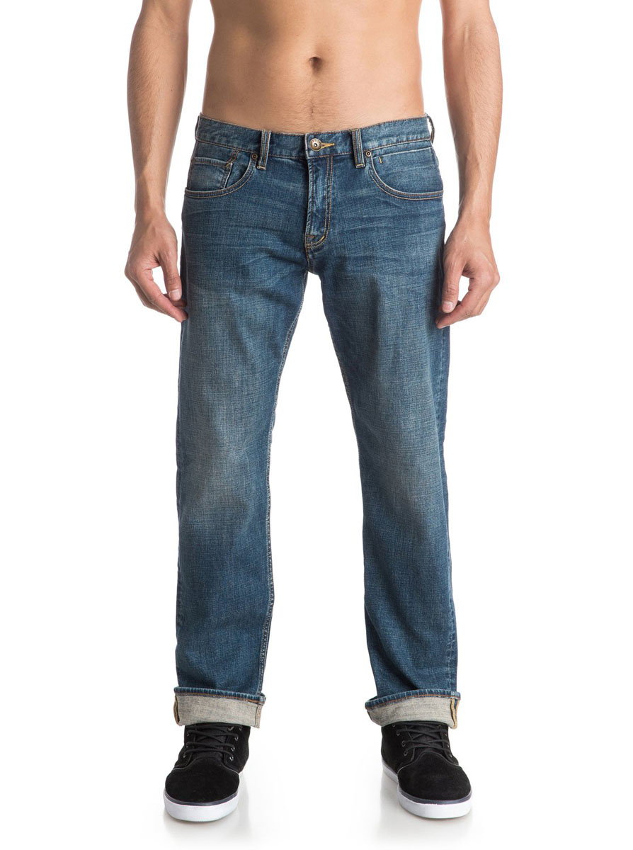ДжинсыEQYDP03217-BYGW ДжинсыEQYDP03217-BYGWМужские джинсы Quiksilver Sequelmedblue32 выполнены из высококачественного эластичного хлопка. Джинсы прямого кроя и стандартной посадки застегиваются на пуговицу в поясе и ширинку на застежке-молнии, дополнены шлевками для ремня. Спереди модель дополнена двумя втачными карманами и двумя маленькими накладными кармашками, а сзади - двумя накладными карманами. Джинсы украшены декоративными потертостями.