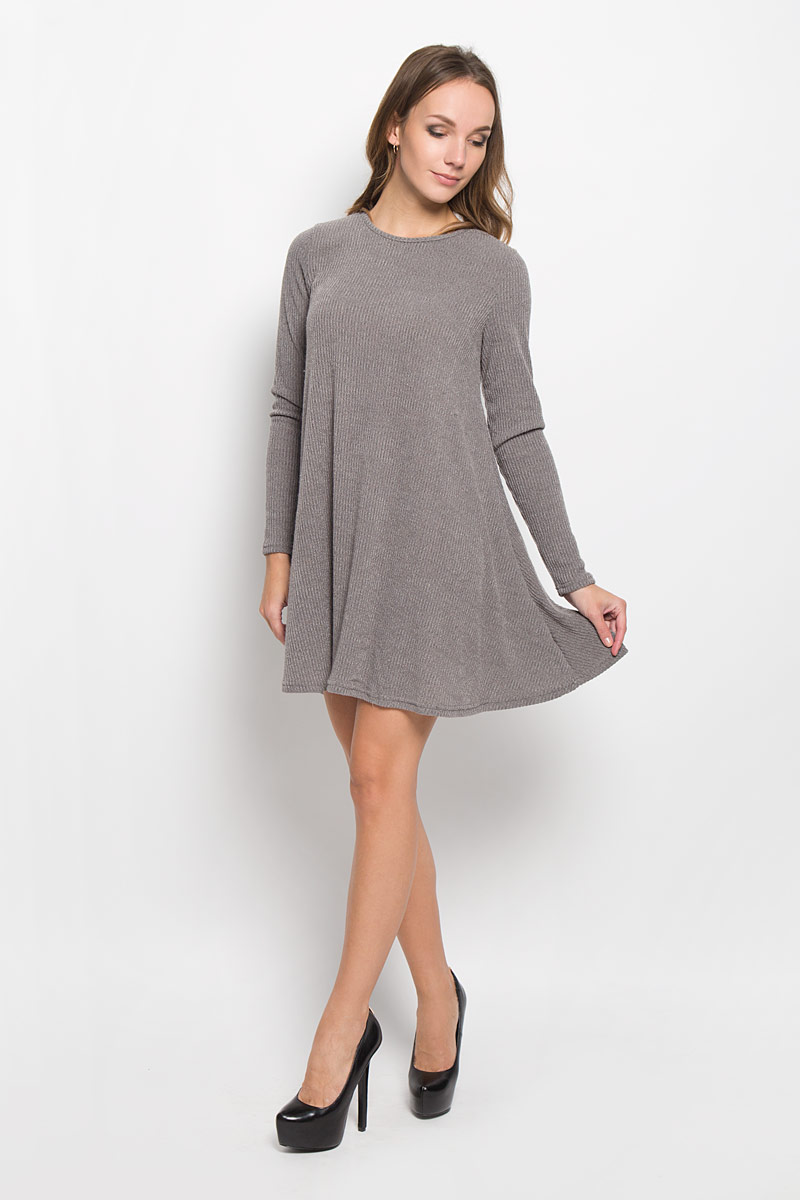 ПлатьеTT0667A_GREY MARL RIB ПлатьеTT0667A_GREY MARL RIBСтильное платье Glamorous идеально подойдет для вас и подчеркнет вашу индивидуальность. Выполненное из вискозы с добавлением эластана, оно мягкое и приятное на ощупь, не сковывает движений, обеспечивая комфорт. Модель длины мини с круглой горловиной и длинными рукавами имеет свободный покрой. Такое платье непременно украсит ваш гардероб и добавит образу женственности.