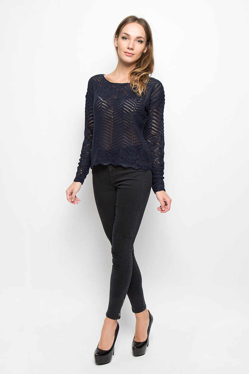 Джемпер10157941_Decadent Chocolate Джемпер10157941_Decadent ChocolateУютный вязаный джемпер Vero Moda идеально дополнит образ в прохладную погоду. Изготовленный из акриловой пряжи, он очень мягкий и тактильно приятный, не стесняет движений, обеспечивая комфорт. Джемпер с круглым вырезом горловины и длинными рукавами-кимоно оформлен вязаными узорами. Дизайн и расцветка делают этот джемпер стильным и модным предметом женского гардероба, в нем вы всегда будете чувствовать себя уютно и комфортно.