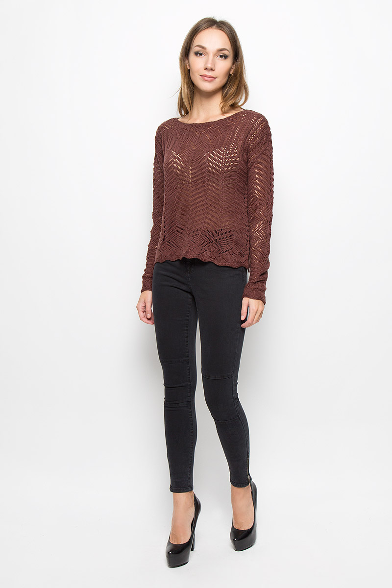 Джемпер10157941_Decadent Chocolate Джемпер10157941_Decadent ChocolateУютный вязаный джемпер Vero Moda идеально дополнит образ в прохладную погоду. Изготовленный из акриловой пряжи, он очень мягкий и тактильно приятный, не стесняет движений, обеспечивая комфорт. Джемпер с круглым вырезом горловины и длинными рукавами-кимоно оформлен вязаными узорами. Дизайн и расцветка делают этот джемпер стильным и модным предметом женского гардероба, в нем вы всегда будете чувствовать себя уютно и комфортно.