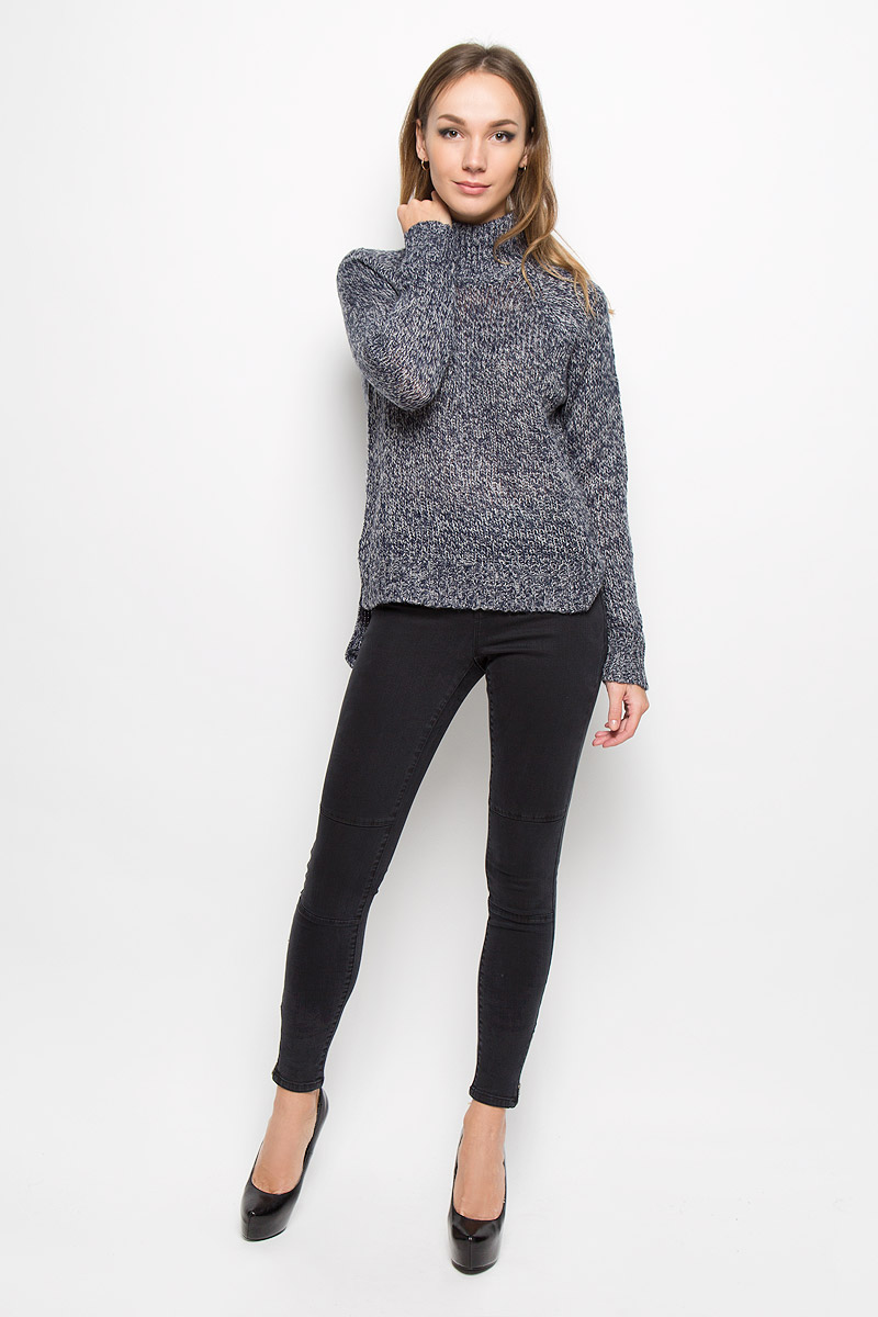 Джинсы10160206_Black Джинсы10160206_BlackЖенские джинсы Vero Moda изготовлены из эластичного хлопка с добавлением вискозы, эластана и лиона. Материал тактильно приятный, не стесняет движений и хорошо пропускает воздух, обеспечивая комфорт при носке. Джинсы-скинни со стандартной талией застегиваются спереди на металлическую пуговицу и имеют ширинку на застежке-молнии. На поясе предусмотрены шлевки для ремня. Спереди расположены два втачных кармана и один маленький накладной, сзади - два накладных кармана. Низ брючин оформлен декоративными змейками. Лаконичные по своему дизайну джинсы станут универсальной моделью вашего гардероба.