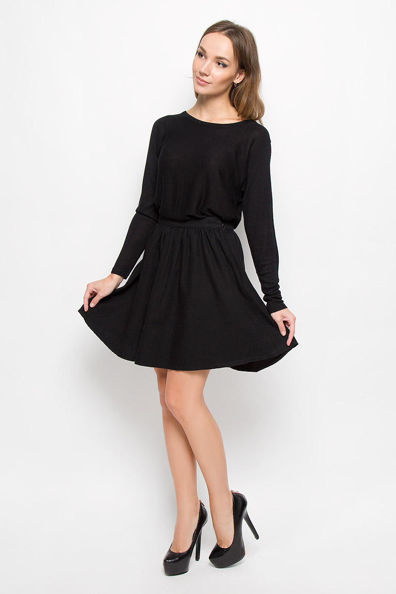 Юбка10163640_Black Юбка10163640_BlackМодная женская юбка Vero Moda, выполненная из 100% хлопка, обеспечит вам комфорт и удобство при носке. Стильная юбка-миди А-силуэта дополнена на поясе фирменными складочками, которые придают модели пышность. Изделие застегивается сбоку на застежку- молнию. Модная юбка-миди выгодно освежит и разнообразит ваш гардероб. Создайте женственный образ и подчеркните свою яркую индивидуальность!