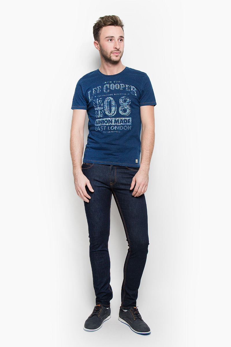 ФутболкаLCHMJ088/DKDENIM ФутболкаLCHMJ088/DKDENIMСтильная мужская футболка Lee Cooper, выполненная из 100%-го хлопка, обладает высокой воздухопроницаемостью и гигроскопичностью, позволяет коже дышать. Модель с короткими рукавами и круглым вырезом горловины спереди дополнена принтовыми надписями. Эта футболка - идеальный вариант для создания эффектного образа.
