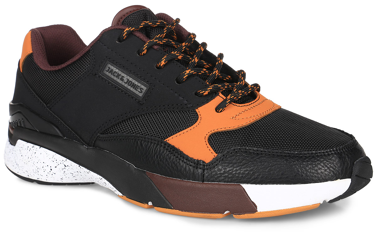 Кроссовки12110787_Anthracite Кроссовки12110787_AnthraciteМужские кроссовки от Jack & Jones выполнены из текстиля со вставками из полиуретана. Язычок оформлен фирменной нашивкой, обувь фиксируется на ноге при помощи классической шнуровки. Подкладка изготовлена из текстиля, стелька выполнена из ЭВА с текстильным покрытием. Подошва из резины дополнена рифлением.